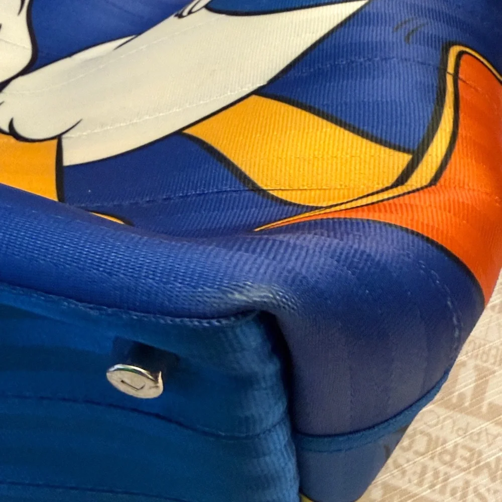 Harveys Seatbelt Donald Duck Wanderer bag💙PRICE FIRM